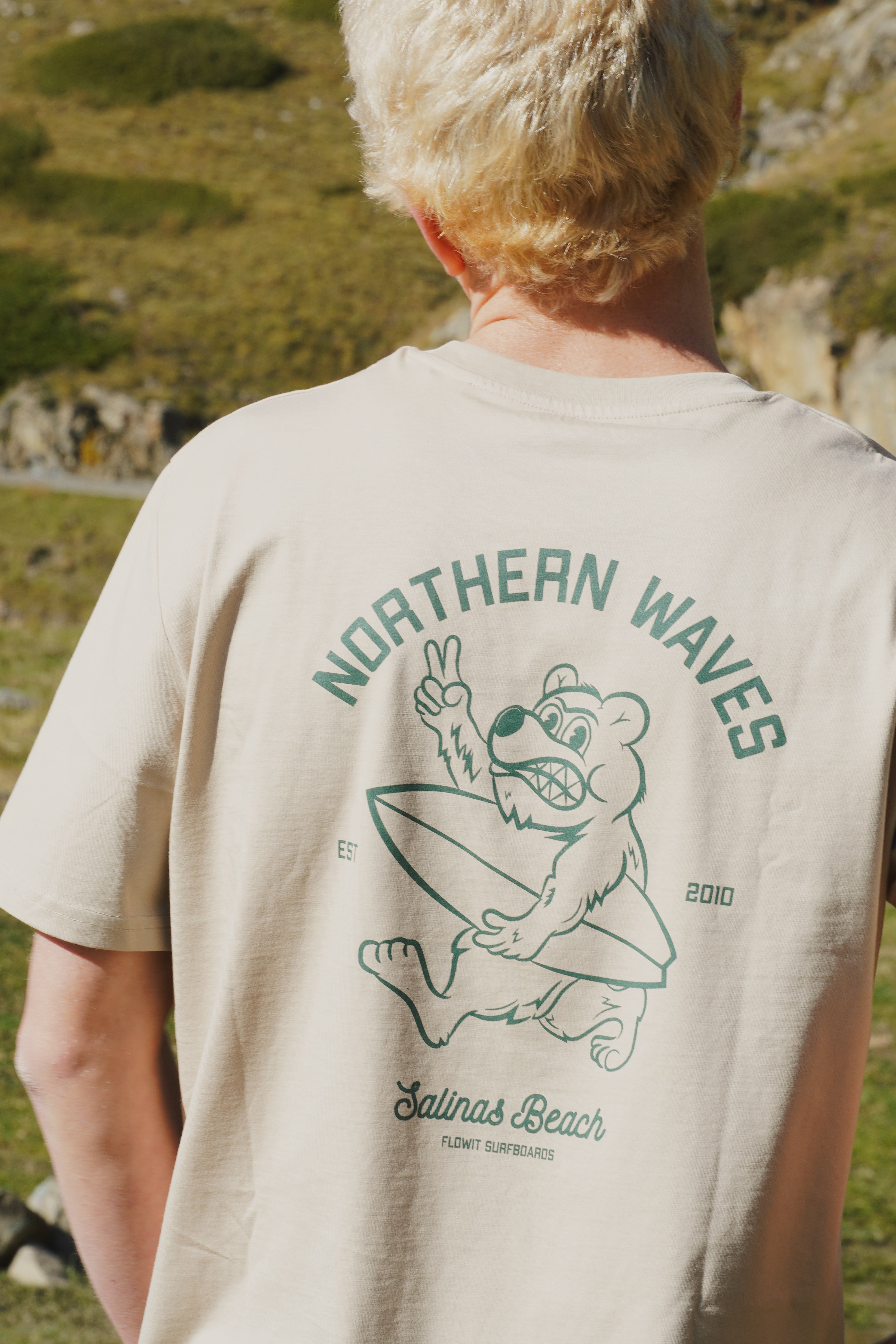 Camiseta Flowit Oso Surfer