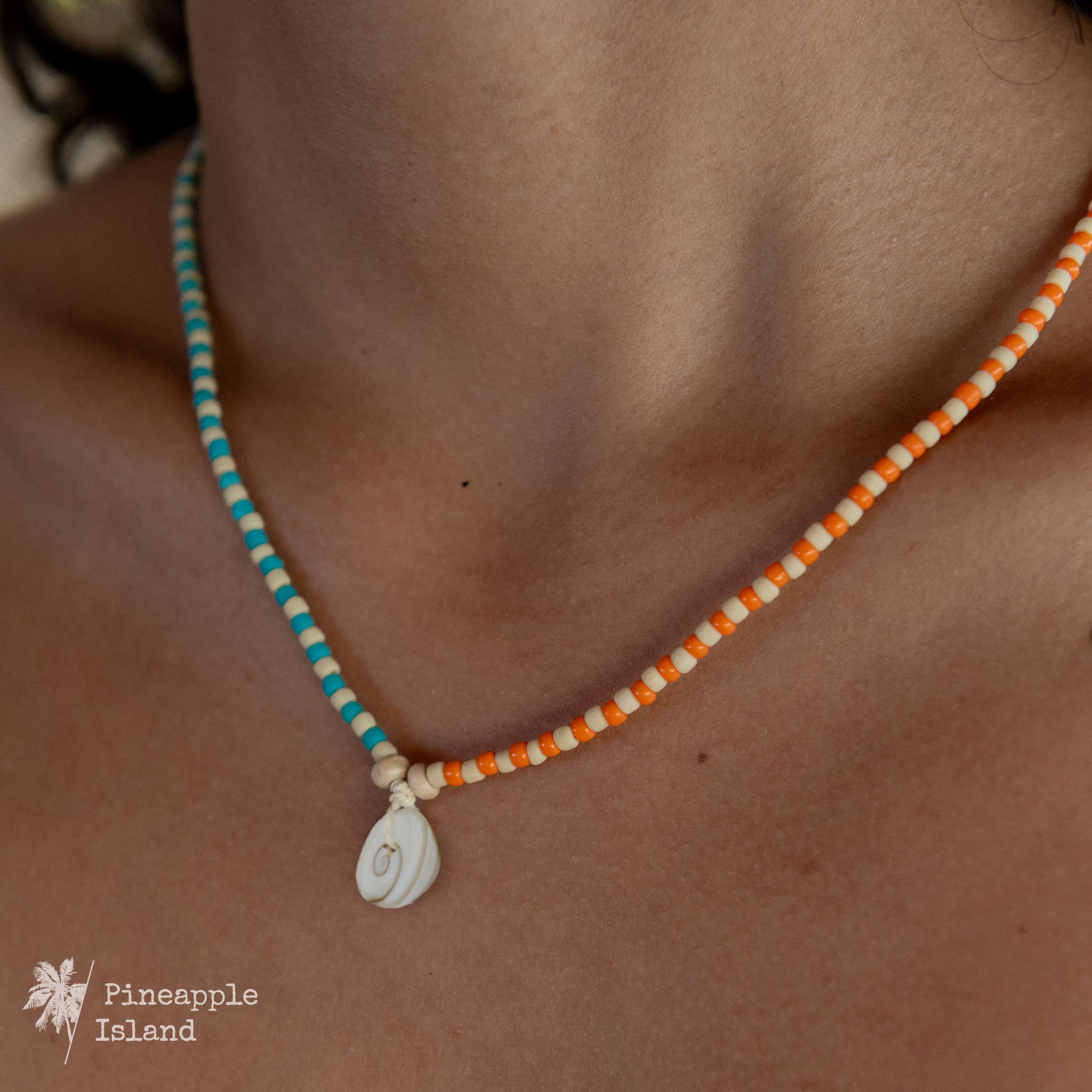 Gargantilla Con Cuentas Tulambe,  Naranja y Azul