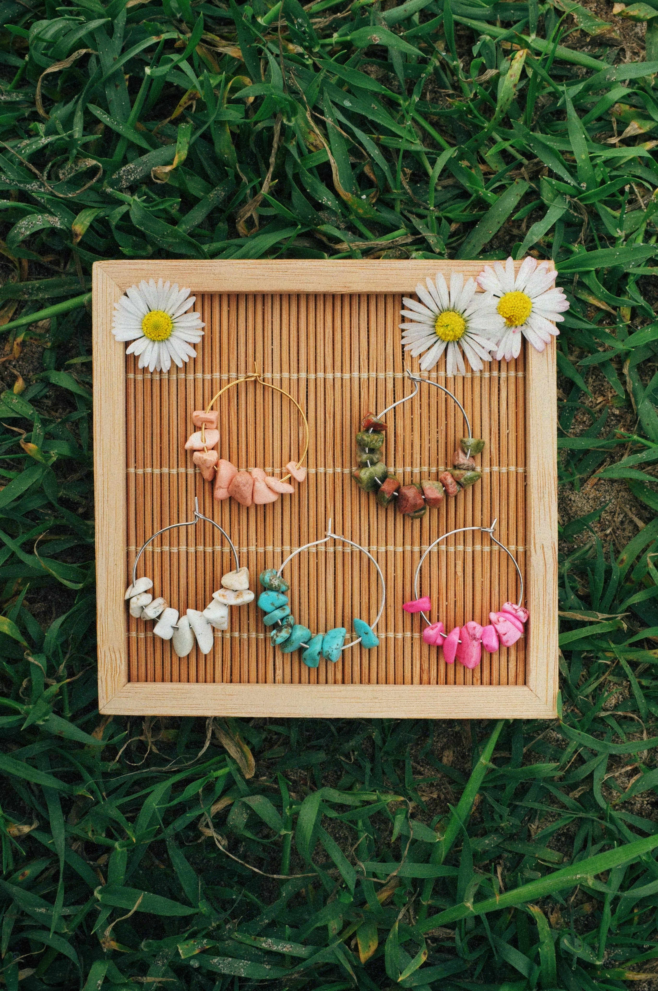 Lokatis Bali Con Piedras Naturales Dorado