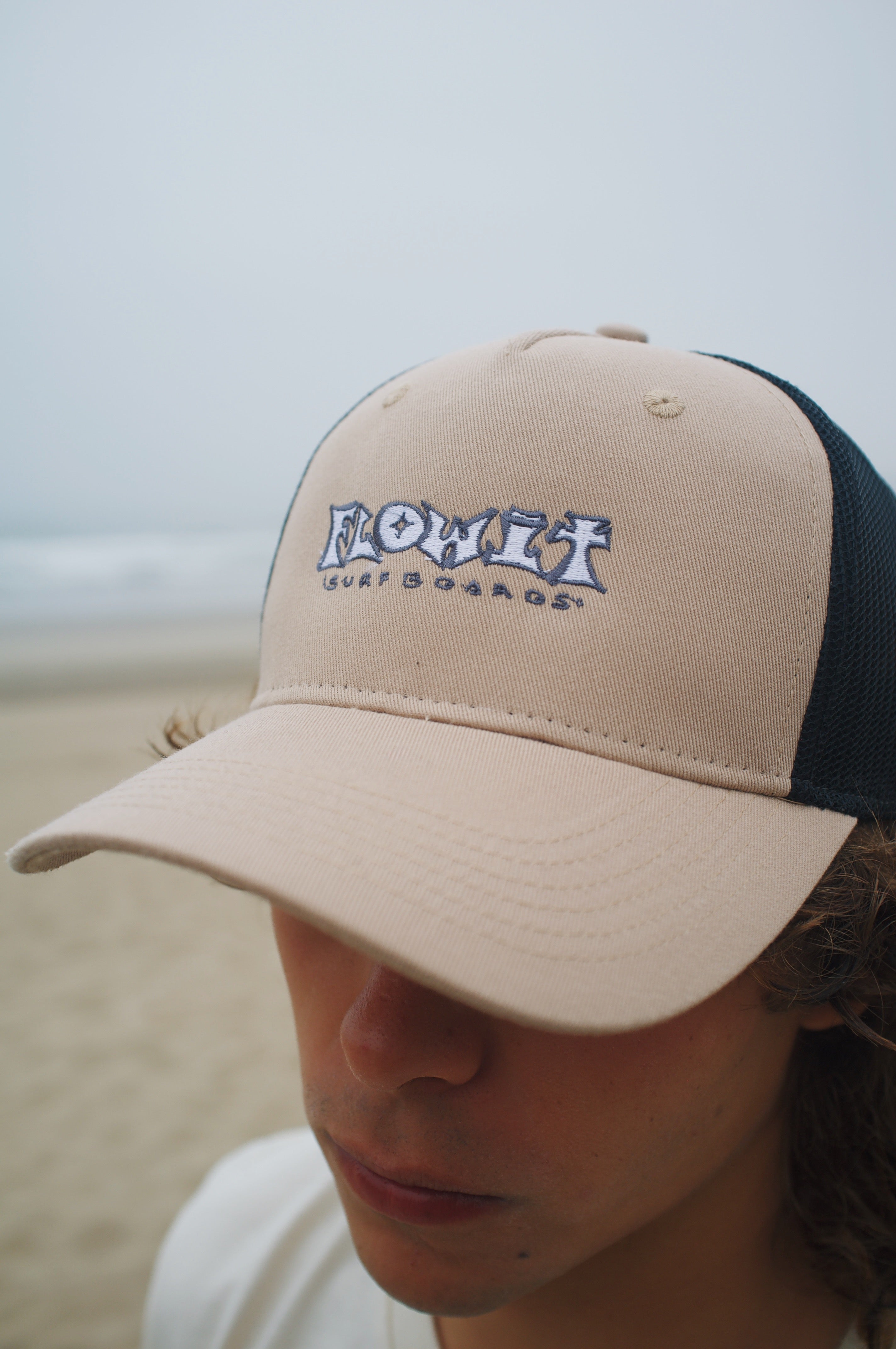 Gorra Flowit Surfboards  x Brindis Beige