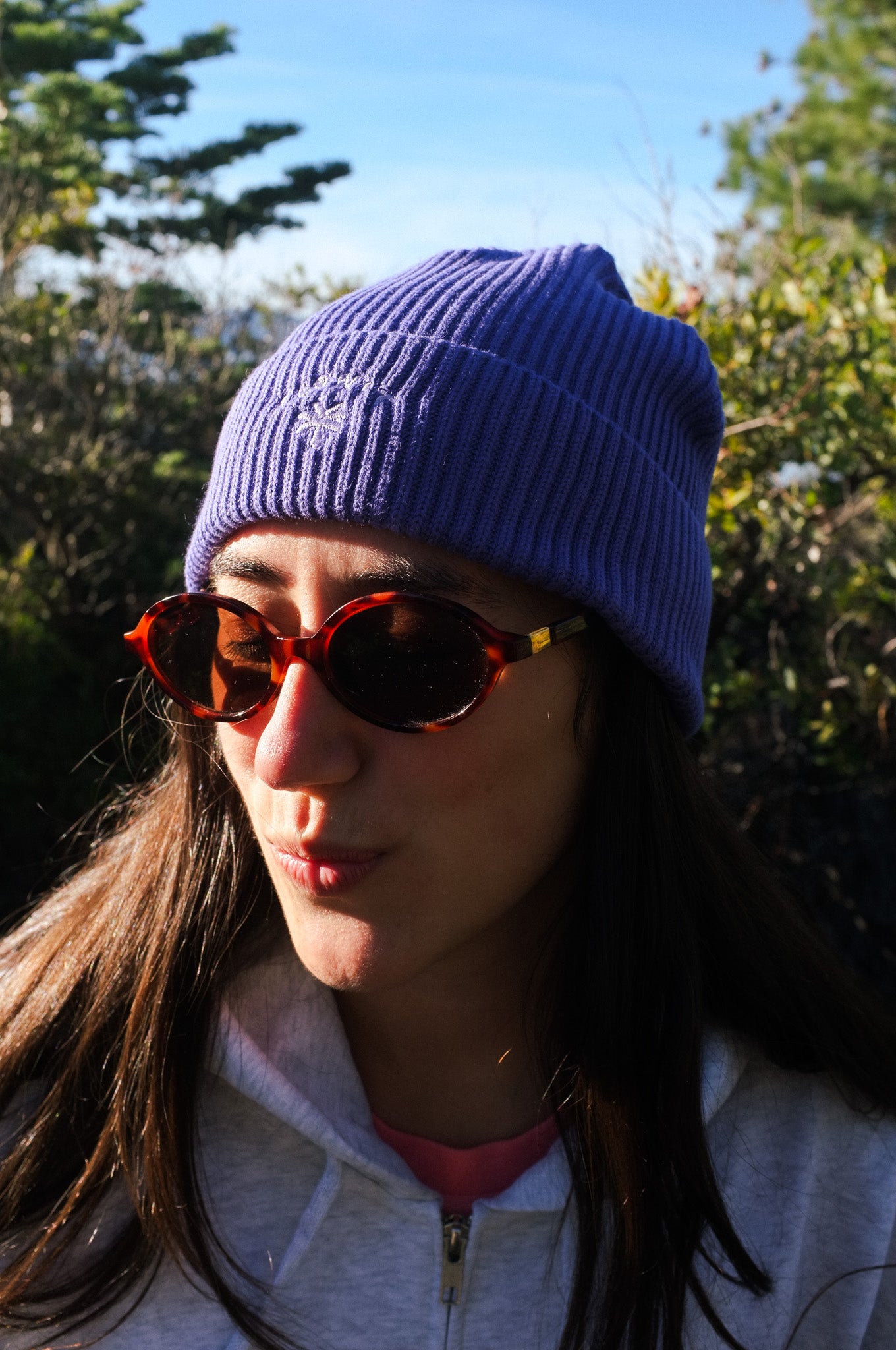 Gorro Flowit Palmeras Morado Bordado Unisex