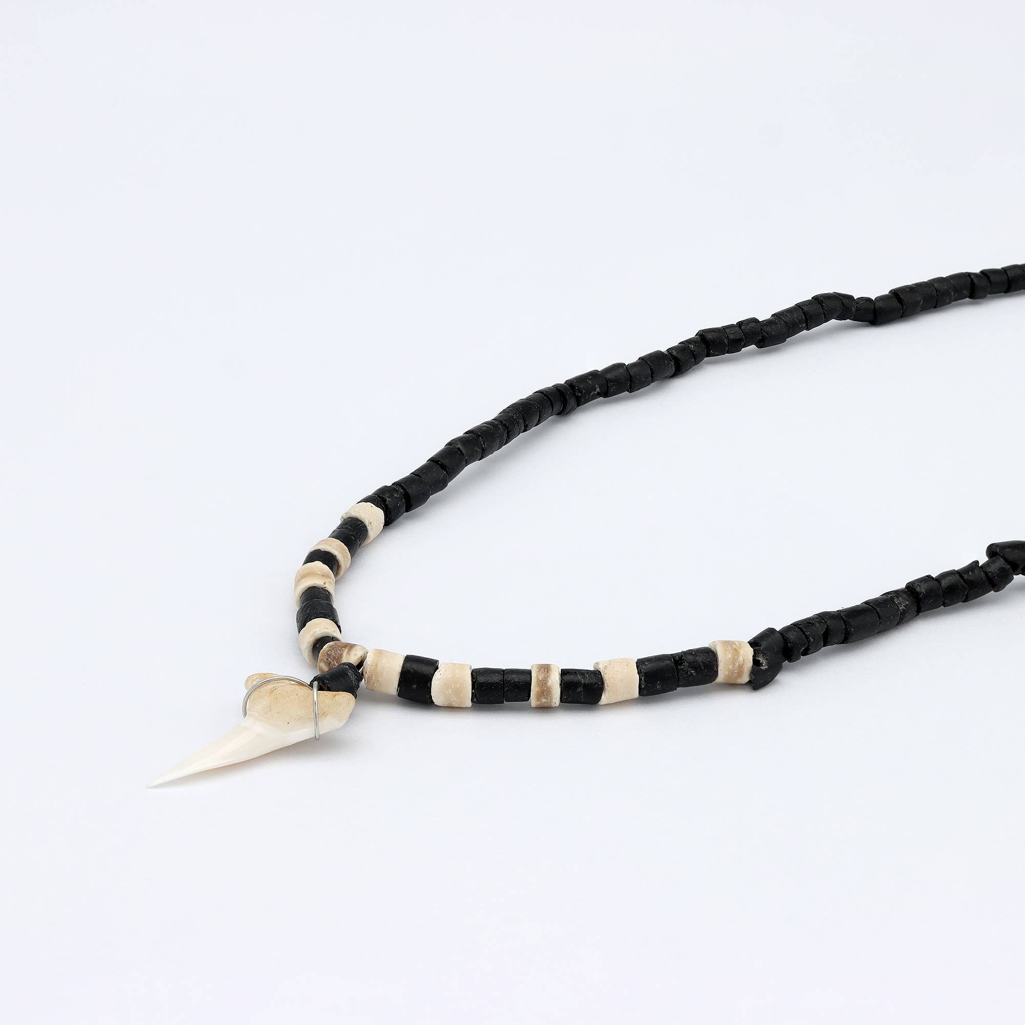 Collar de cuentas Hiu de Koh Surf  para hombre: Negro
