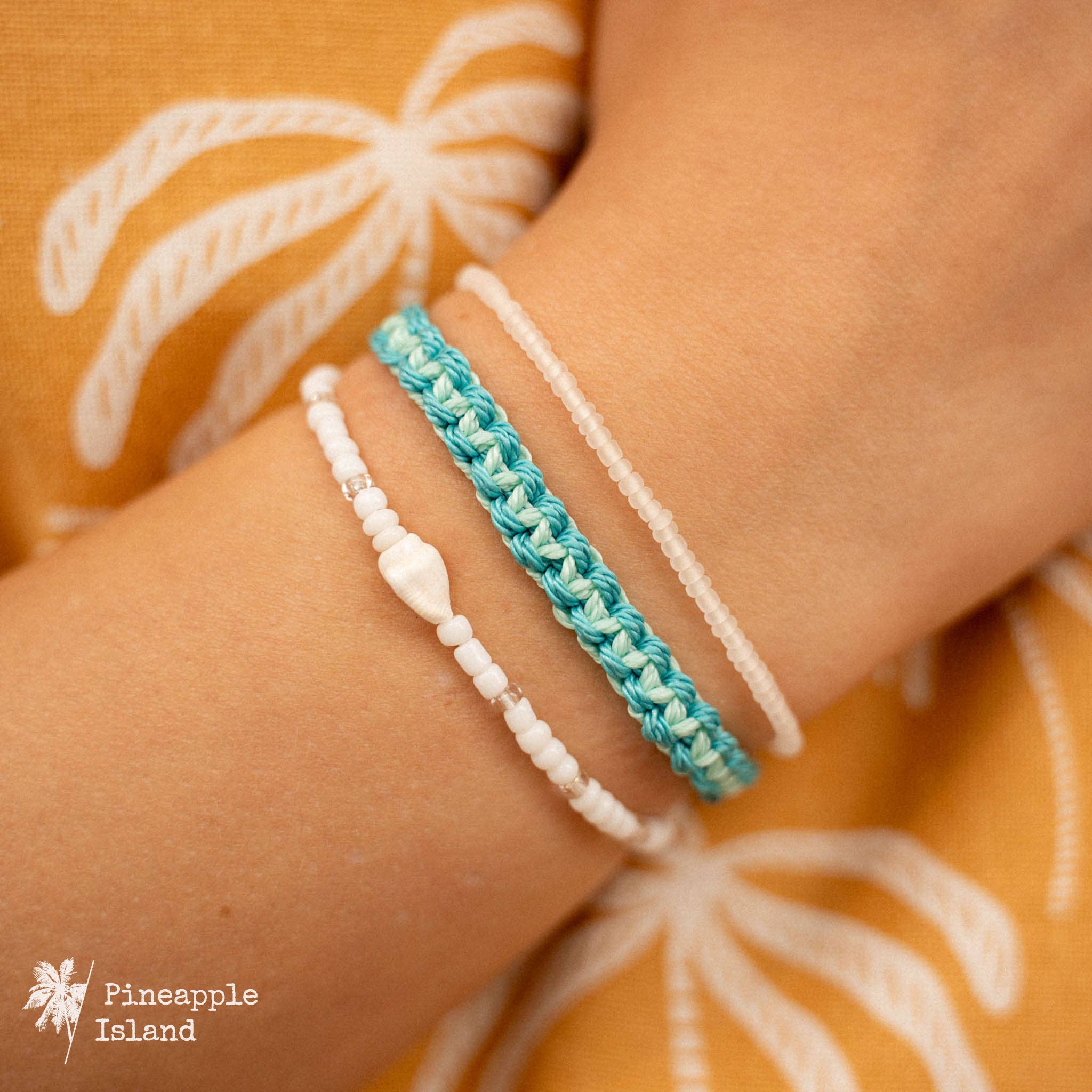 Juego de pulseras Tenang de Pineapple Island