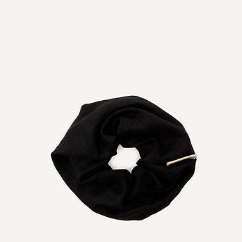 Coletero Monk & Anna Scrunchie | Black