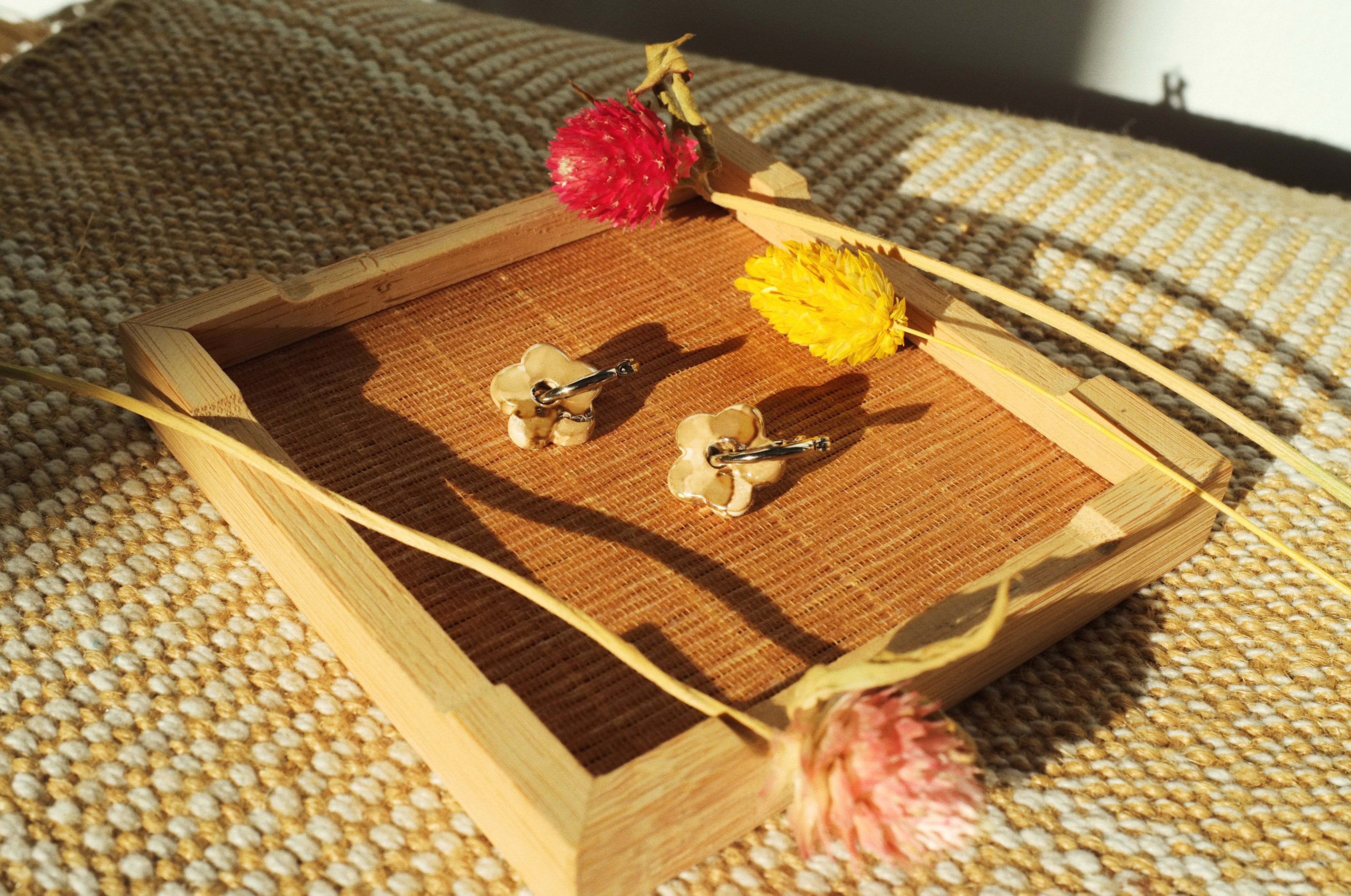 Pendientes Lokatis Mini Margaritas Beige Aguas