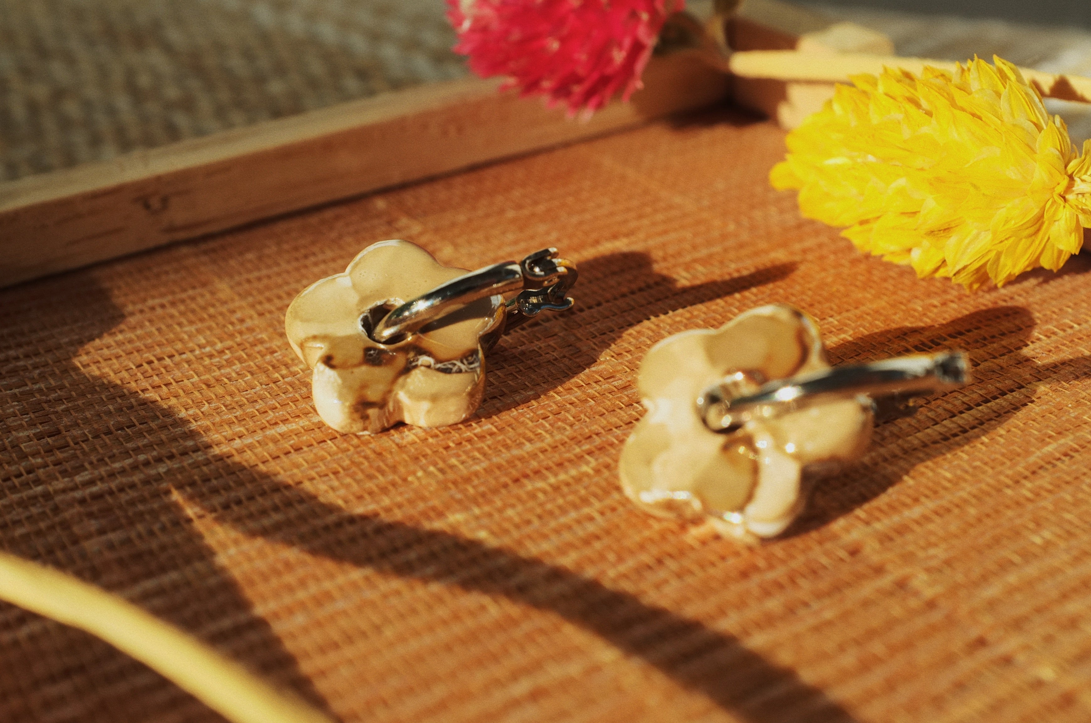 Pendientes Lokatis Mini Margaritas Beige Aguas