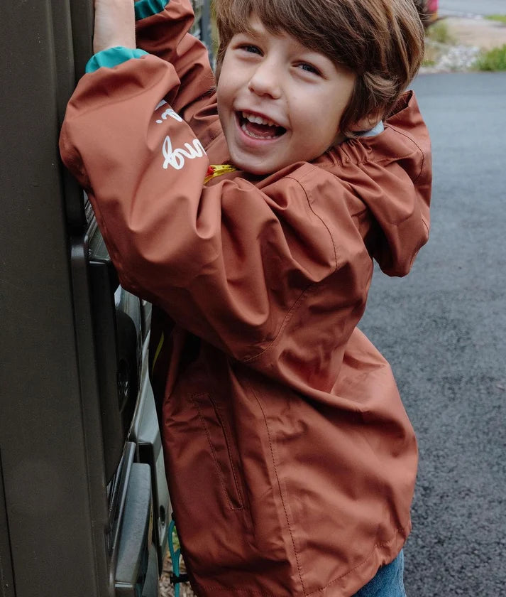 Chaqueta  impermeable Hello Hossy Peanut.